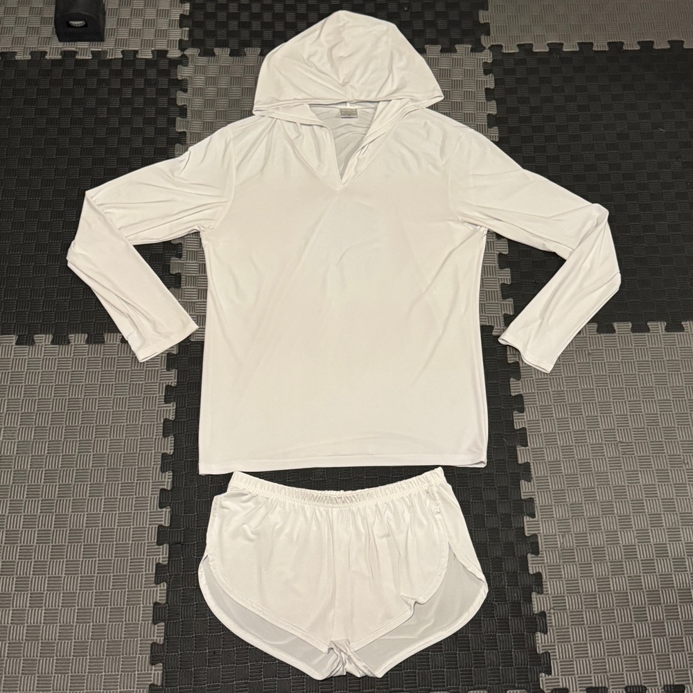 N2N Bodywear Dream Lounge Hoodie and Split Shorts Set Medium